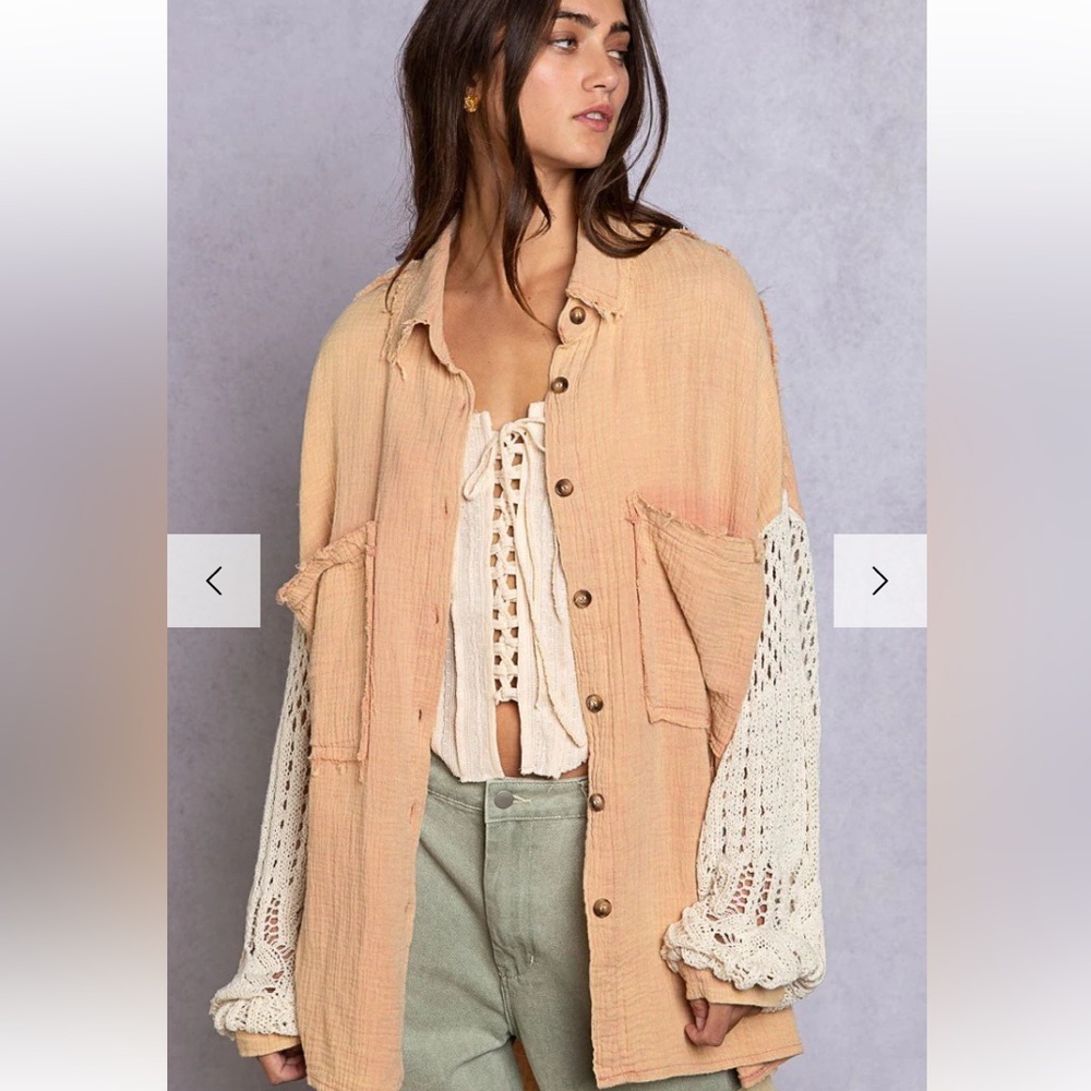 POL Lesley Dusty Peach Crochet Sleeve Oversized Shacket Size Small EUC
